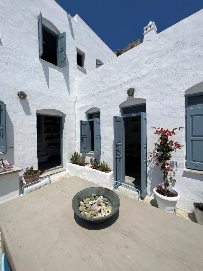 Windhouses Serifos Exterior photo